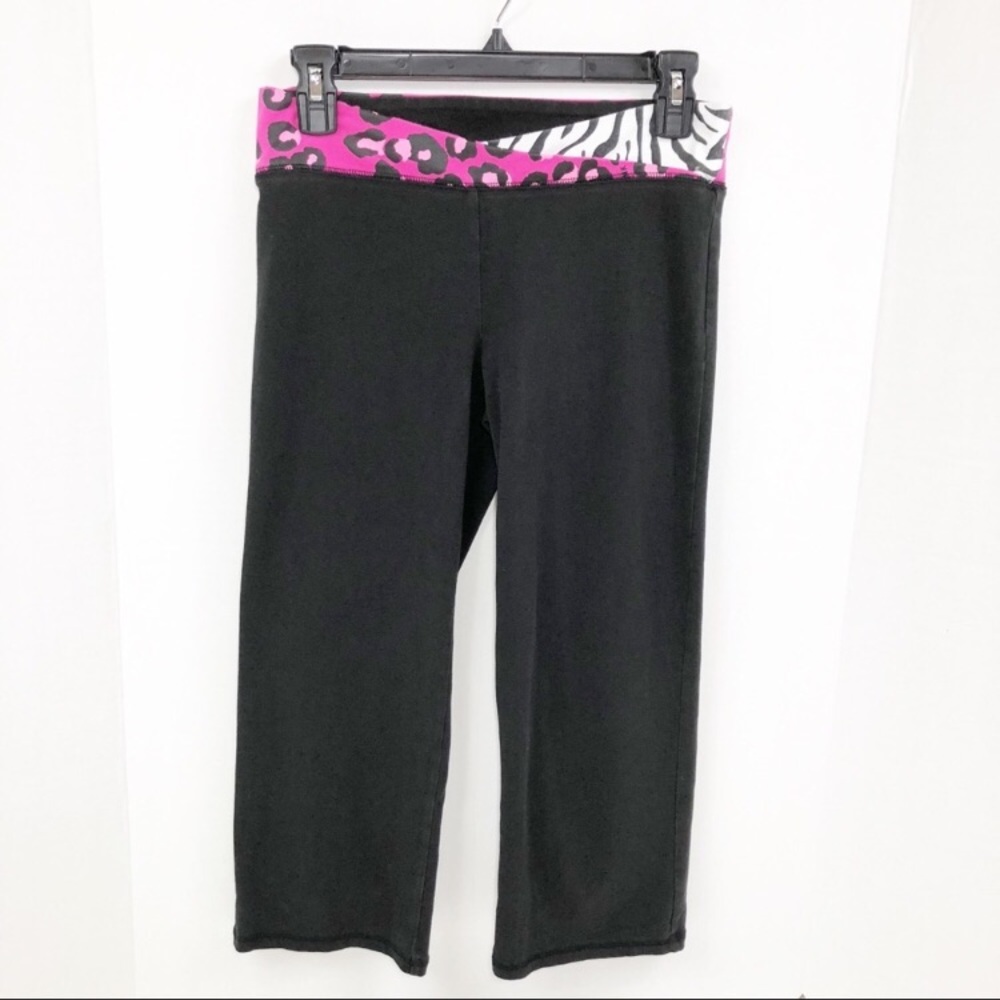 New! V-front, VS crop yoga pants
